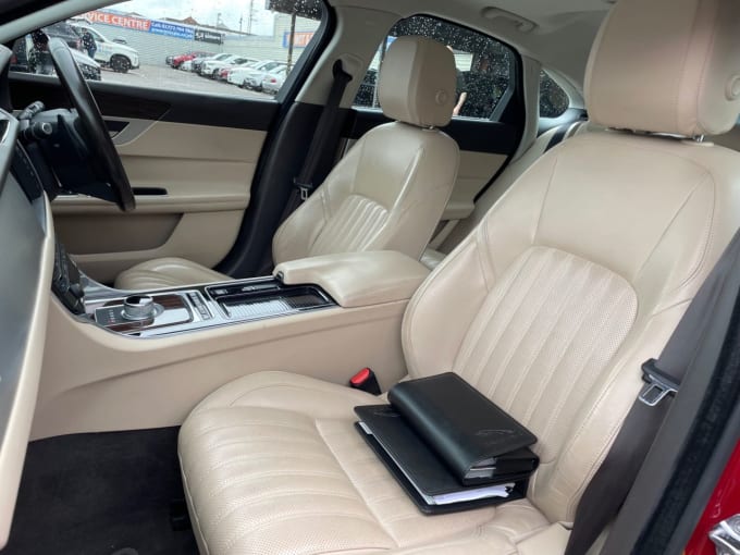 2025 Jaguar Xf