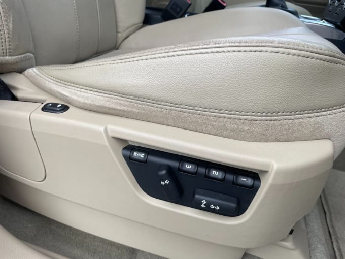 2025 Land Rover Freelander 2