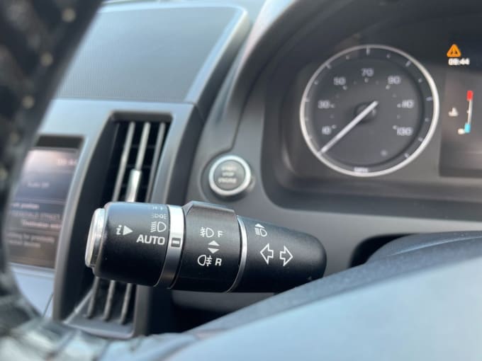 2025 Land Rover Freelander 2