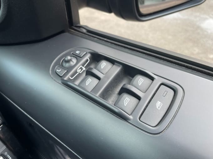 2025 Land Rover Freelander 2