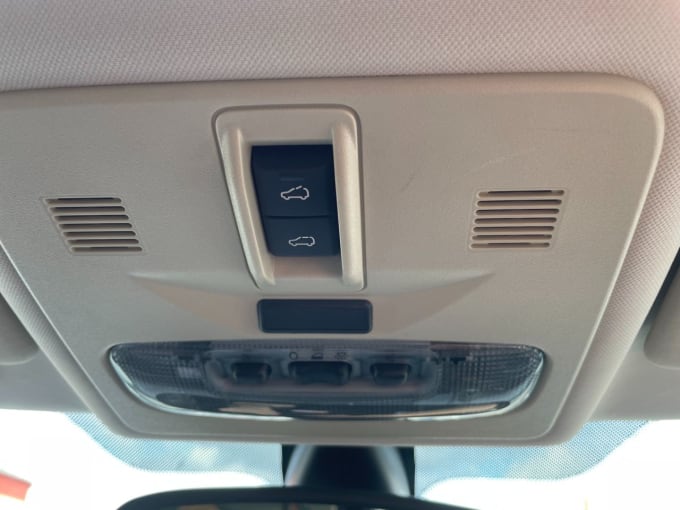 2025 Land Rover Freelander 2