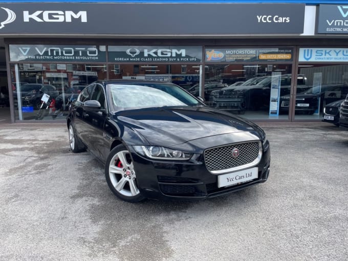 2025 Jaguar Xe