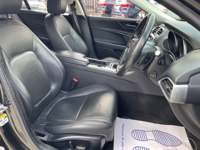 2025 Jaguar Xe