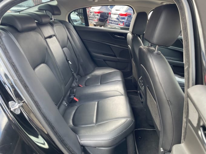 2025 Jaguar Xe