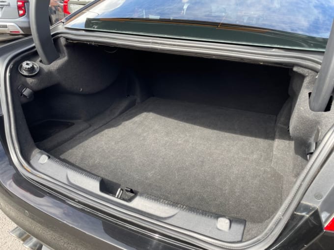 2025 Jaguar Xe
