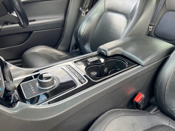 2025 Jaguar Xe