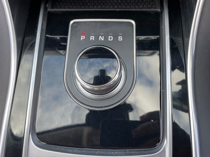 2025 Jaguar Xe