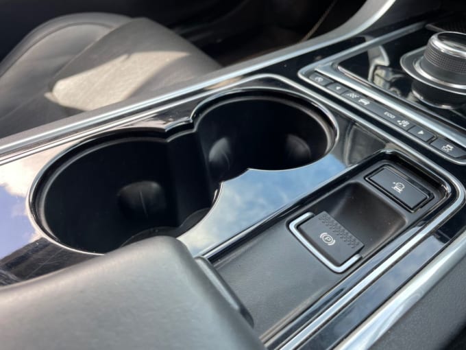 2025 Jaguar Xe