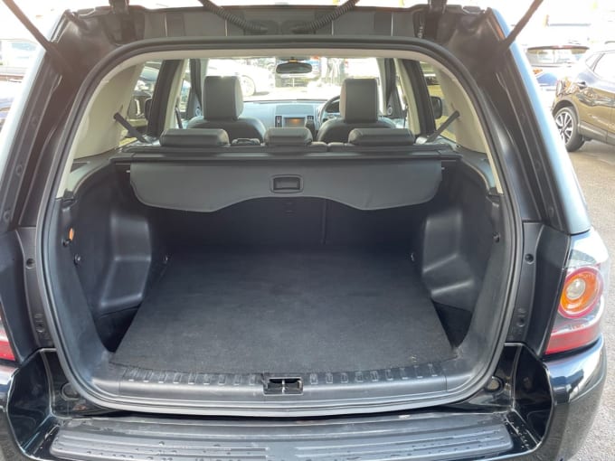 2025 Land Rover Freelander 2