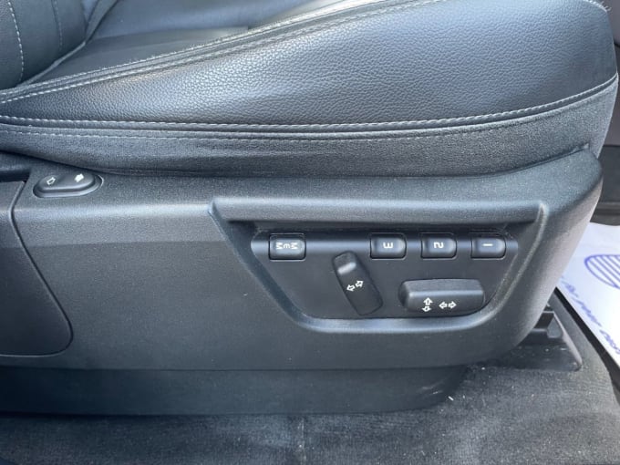 2025 Land Rover Freelander 2