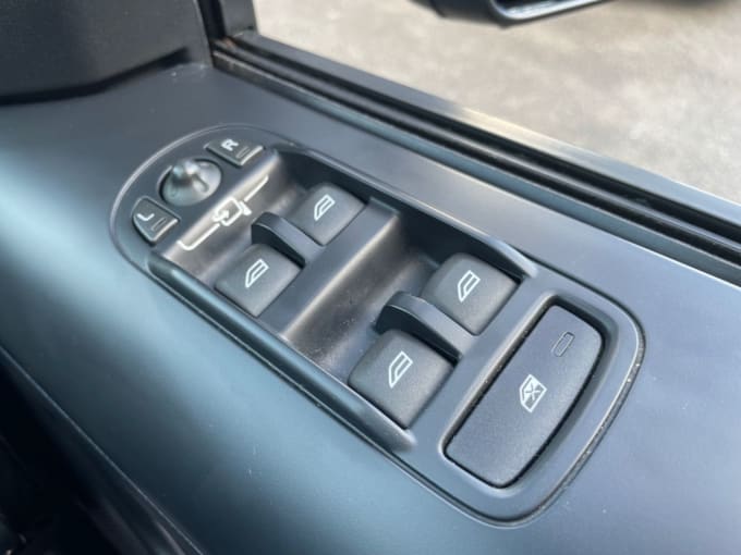 2025 Land Rover Freelander 2