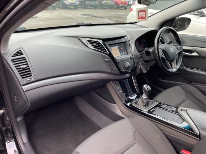 2025 Hyundai I40