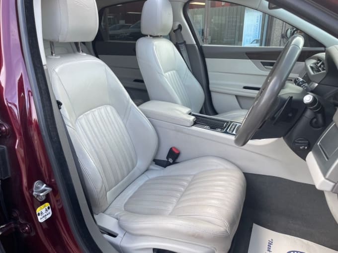 2025 Jaguar Xf
