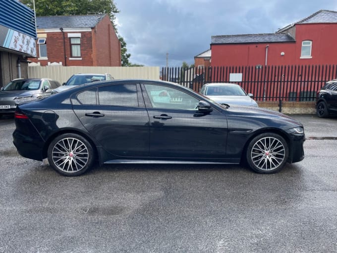 2025 Jaguar Xe