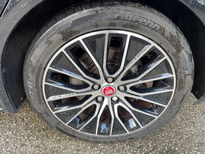 2025 Jaguar Xe