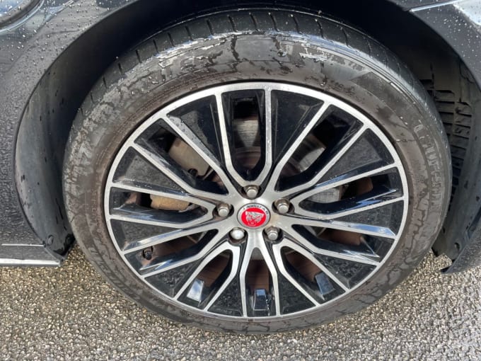 2025 Jaguar Xe