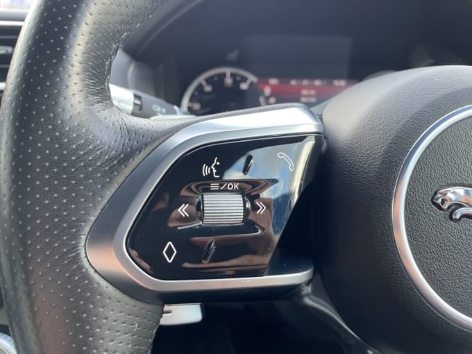 2025 Jaguar Xe