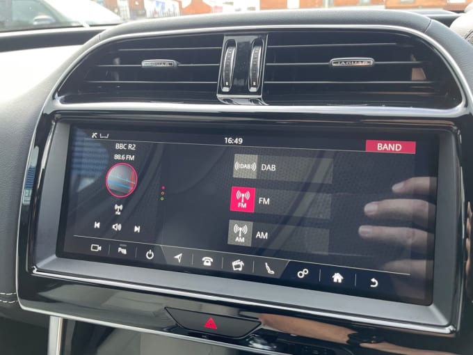 2025 Jaguar Xe
