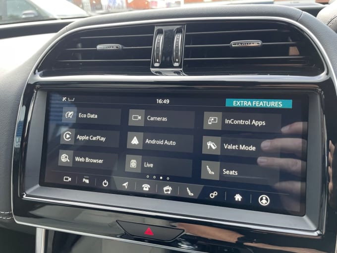 2025 Jaguar Xe