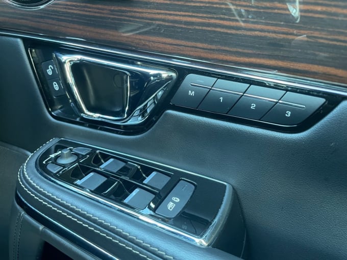 2025 Jaguar Xj