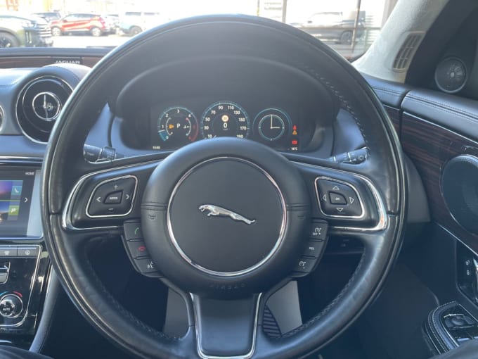 2025 Jaguar Xj