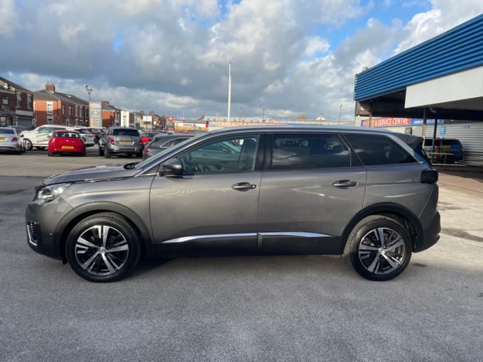 2025 Peugeot 5008
