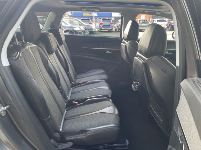 2025 Peugeot 5008