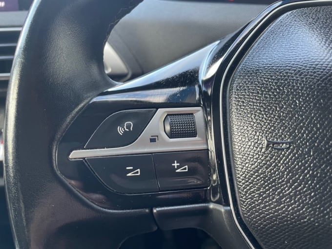 2025 Peugeot 5008