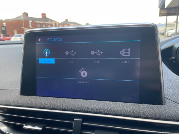 2025 Peugeot 5008
