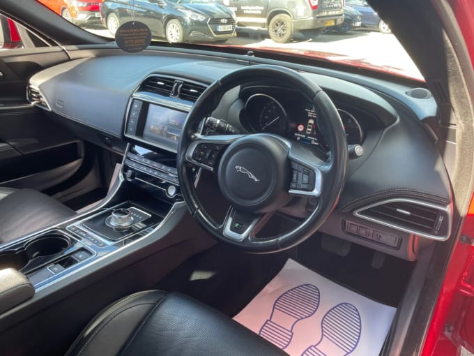 2015 Jaguar Xe