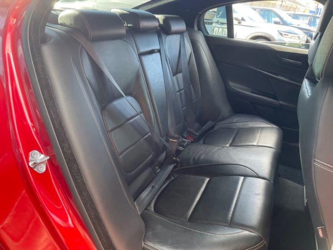 2015 Jaguar Xe