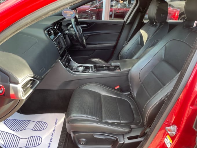 2015 Jaguar Xe