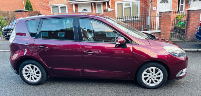 2025 Renault Scenic
