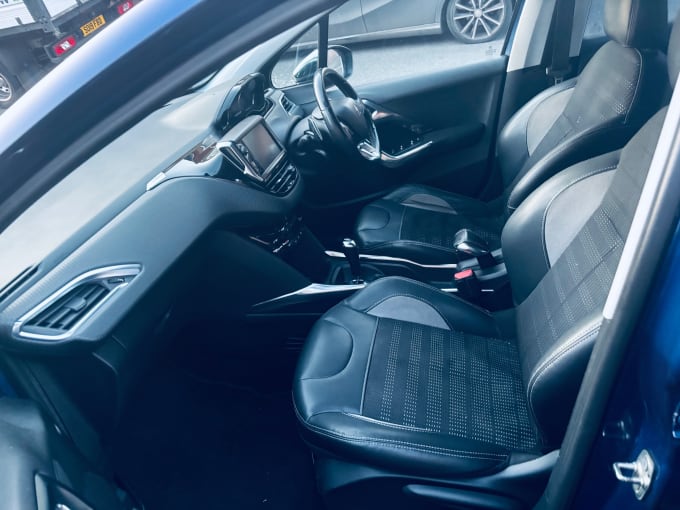2025 Peugeot 2008 Allure