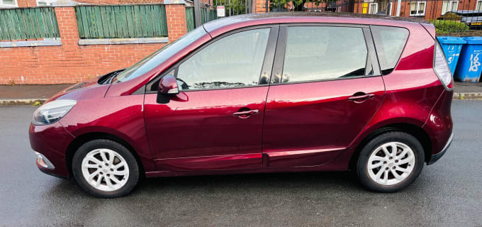 2025 Renault Scenic