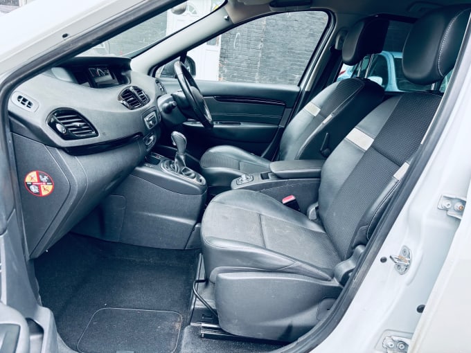 2025 Renault Scenic