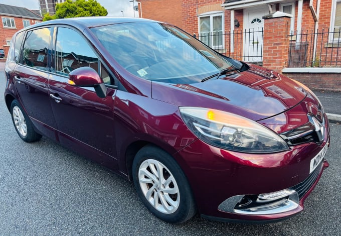 2025 Renault Scenic