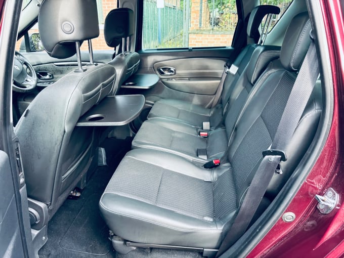2025 Renault Scenic