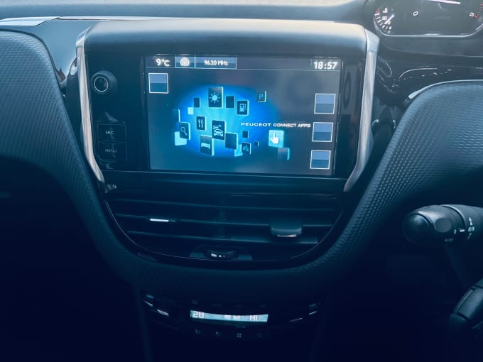 2025 Peugeot 2008 Allure