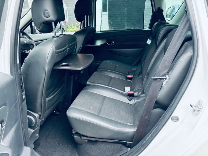 2025 Renault Scenic