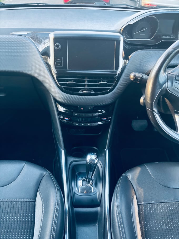 2025 Peugeot 2008 Allure