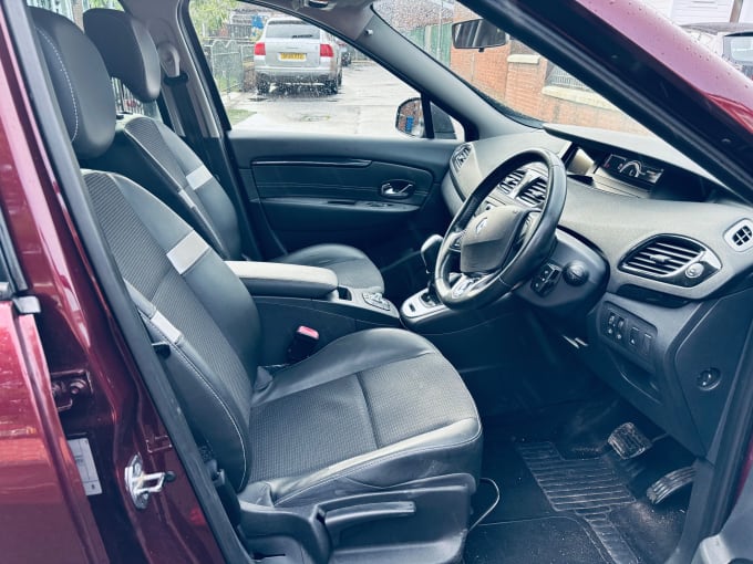2025 Renault Scenic