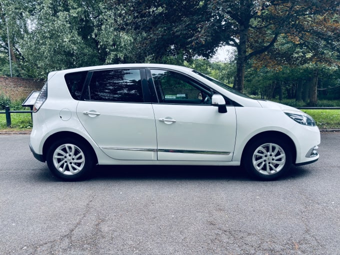 2025 Renault Scenic
