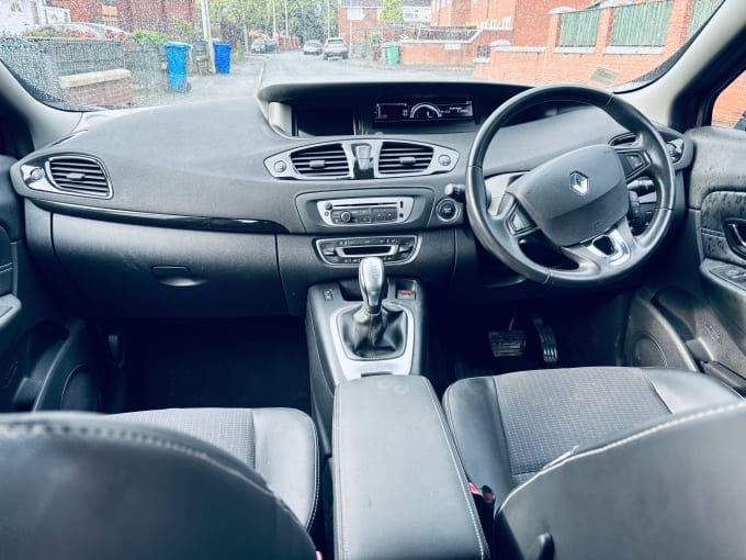 2025 Renault Scenic