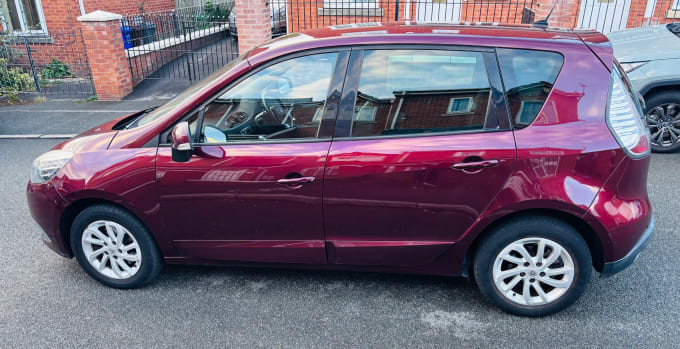 2025 Renault Scenic