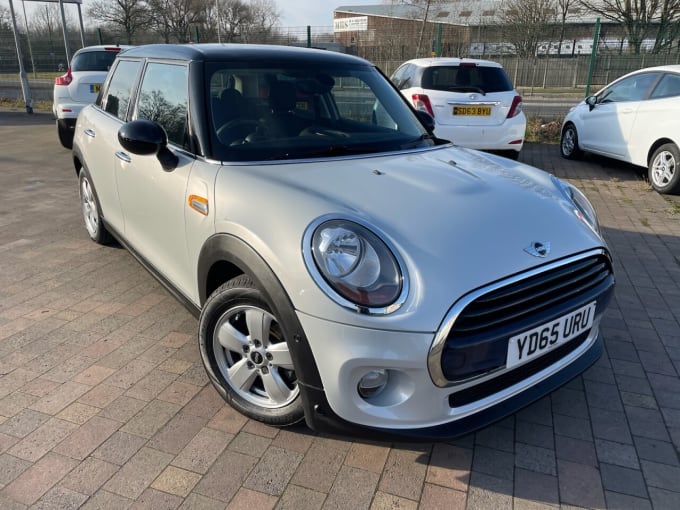 2025 Mini Hatch