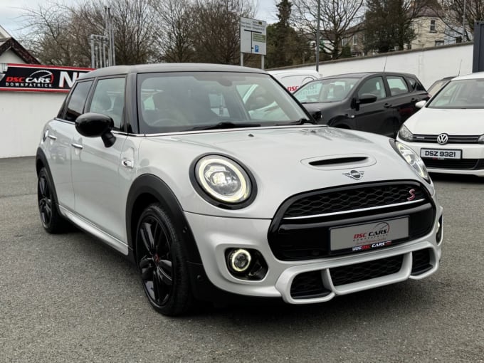 2025 Mini Hatch