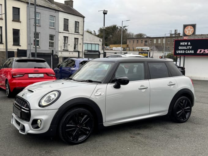 2025 Mini Hatch