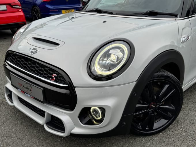 2025 Mini Hatch