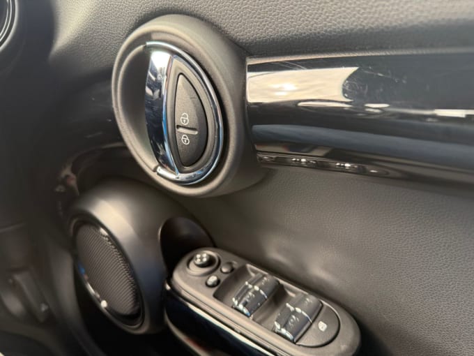 2025 Mini Hatch